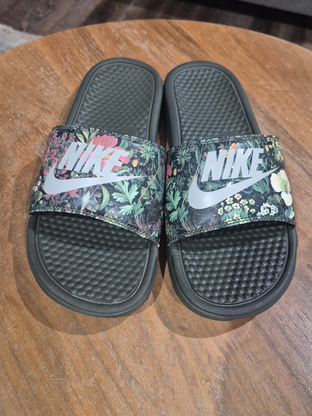Nike Benassi JDI Floral Print Slides Cargo Khaki Olive Green Women's Size 10